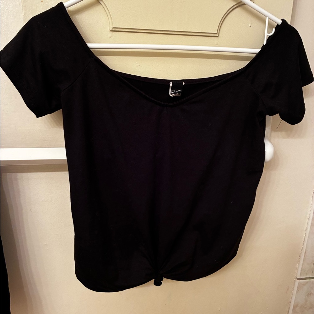 🖤NWOT Windsor Elegant Black Short Sleeve Tee